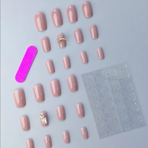 24pc Fake Press On Nails 💅🏼 - Picture 2 of 5